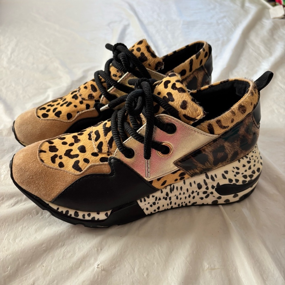 Steve Madden Cliff wedge Animal Print Sneakers SZ 7.5 Worn 1X Indoors - Picture 2 of 16